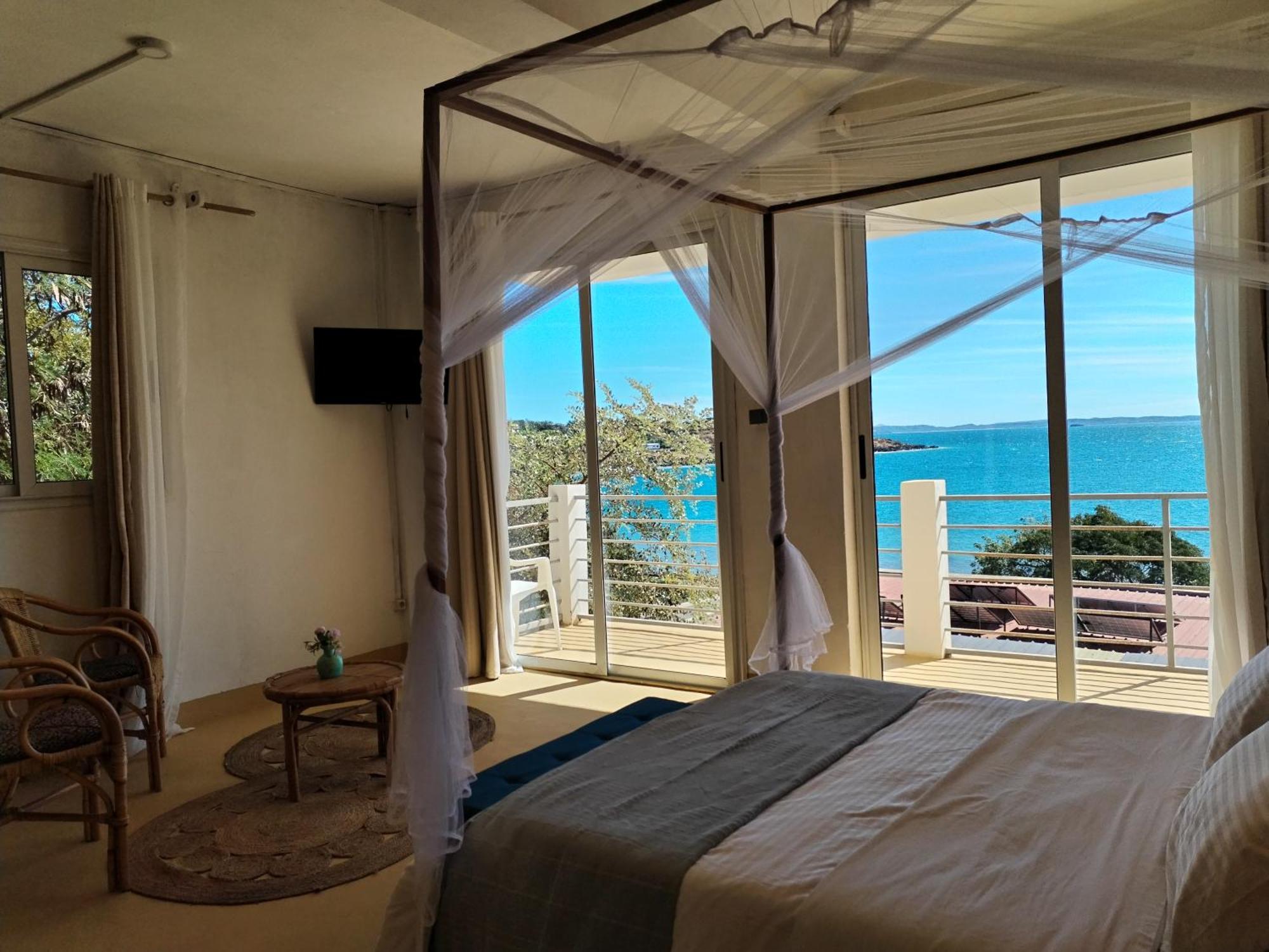 Hotel Riziky Antsiranana Экстерьер фото